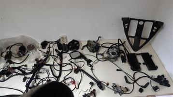 aprilia 1B mille RSV1000 factory 1999 - 2006 onderdelen oa s beschikbaar voor biedingen