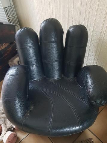 Panier fauteuil noir  pour chat ou petit chien  beschikbaar voor biedingen