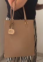 Delvaux, Handtassen en Accessoires, Tassen | Damestassen, Ophalen of Verzenden, Zo goed als nieuw, Beige