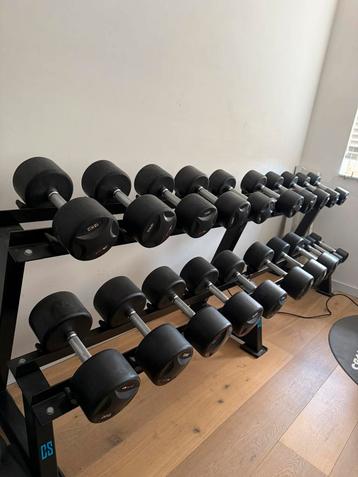 Life Maxx dumbbell set 2 t.e.m 24 kg met rek topkwaliteit beschikbaar voor biedingen
