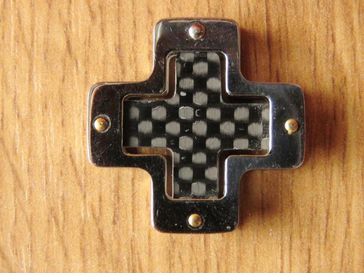 2 pendentifs en métal Albanu Fidenziana, Handtassen en Accessoires, Kettinghangers, Gebruikt, Overige materialen, Zilver, Kruis of Symbool