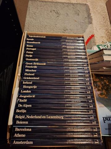 Boekenreeks landen beschikbaar voor biedingen