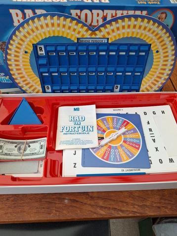Gezelschapsspel. beschikbaar voor biedingen