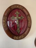 Bronzen crucifix in ovalen lijst eind 19e eeuw, Ophalen, Brons