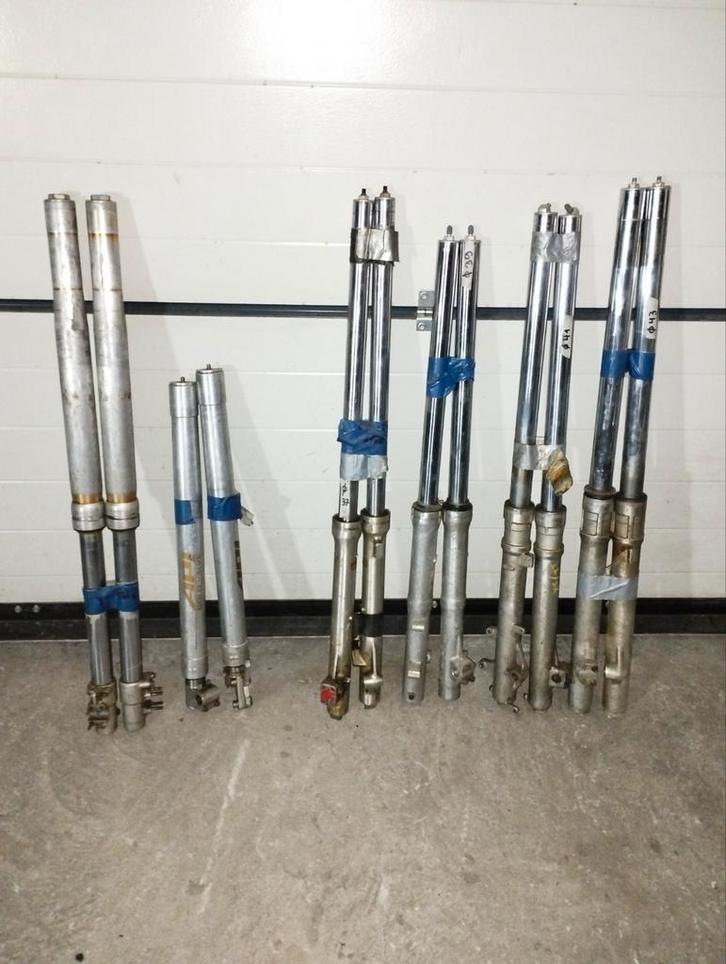 Lot de 6 fourches cross ( 4 classique & 2 inversée), Motos, Pièces | Oldtimers & Ancêtres, Enlèvement