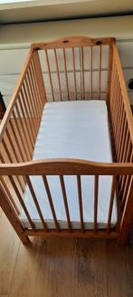 lit bébé et vêtements pour enfants, Enfants & Bébés, 70 à 85 cm, Comme neuf, Sommier à lattes, Enlèvement