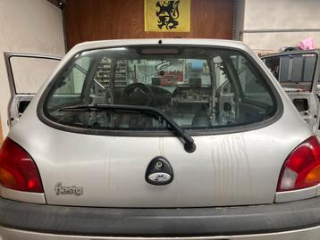 Achterklep ford fiesta beschikbaar voor biedingen