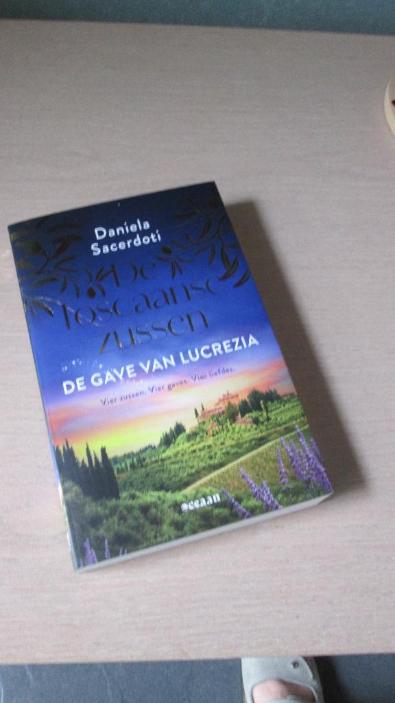 De gave van Lucrezia (De Toscaanse zussen), Livres, Romans, Comme neuf, Enlèvement