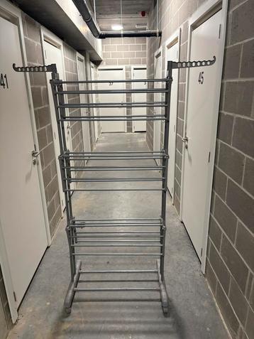 Droogrek uitklapbaar beschikbaar voor biedingen