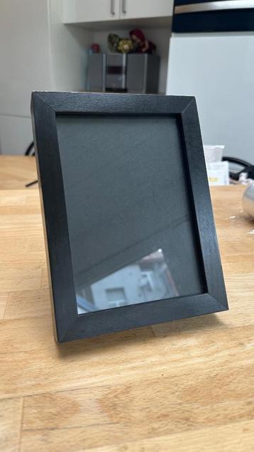 Cadre Noir Bois 20,5x15,5 pour photo 17x11,5 beschikbaar voor biedingen