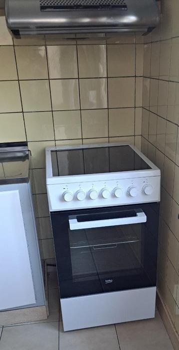 Compact vitrokeramisch fornuis met garantie beschikbaar voor biedingen