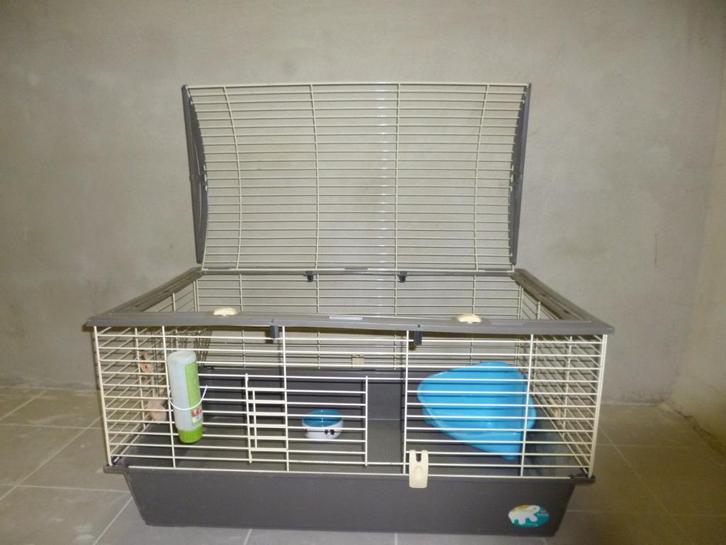 Ruim konijnenhok voor binnen, Dieren en Toebehoren, Knaagdieren en Konijnen | Hokken en Kooien, Gebruikt, Kooi, Minder dan 60 cm