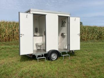 Kleine luxe toiletwagen beschikbaar voor biedingen