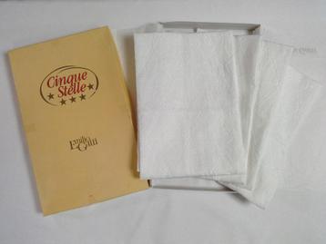 4 serviettes de toilette blanches en lin vintage inutilisées beschikbaar voor biedingen