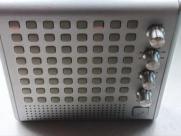 ThinkGeek Bliptronic - low-fi 8-bit synthesizer beschikbaar voor biedingen