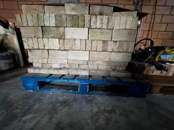 Gevelsteen grijs 21x10x5 ong 5 vierkante M beschikbaar voor biedingen