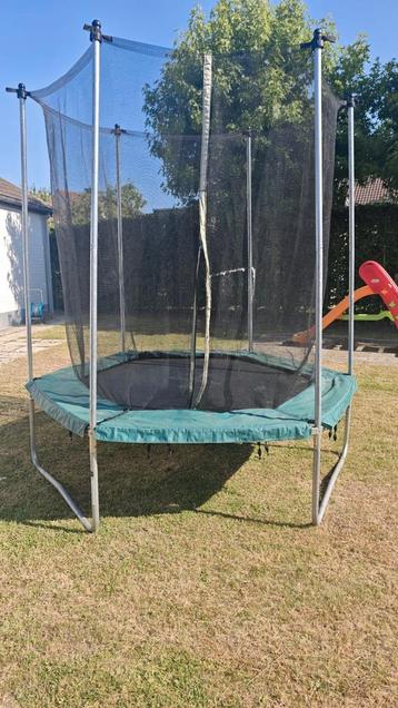 Trampolines beschikbaar voor biedingen
