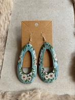 Boucles d'oreilles uniques en forme de pivoine blanche peint, Enlèvement ou Envoi, Comme neuf