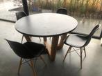 Leuke designtafel met 4 stoelen, Huis en Inrichting, Tafels | Eettafels, 100 tot 150 cm, 100 tot 150 cm, Rond, Gebruikt