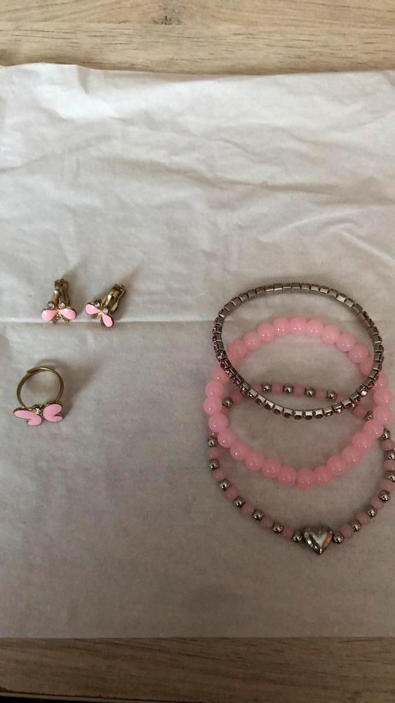 Juwelenset rosé kind, Bijoux, Sacs & Beauté, Bijoux pour enfant, Comme neuf, Boucles d'oreilles, Enlèvement