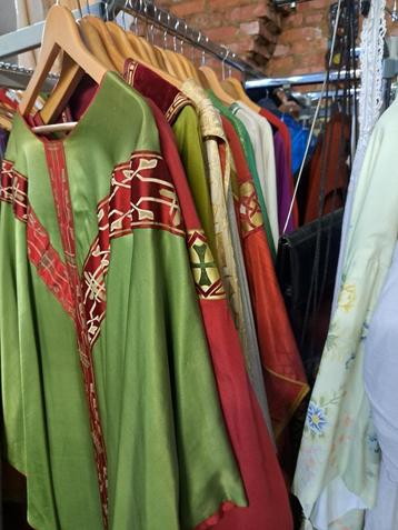 antiek vintage Priester Kleding linnen kant Lingerie kleden  beschikbaar voor biedingen