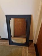 Beau miroir avec cadre noir, Enlèvement