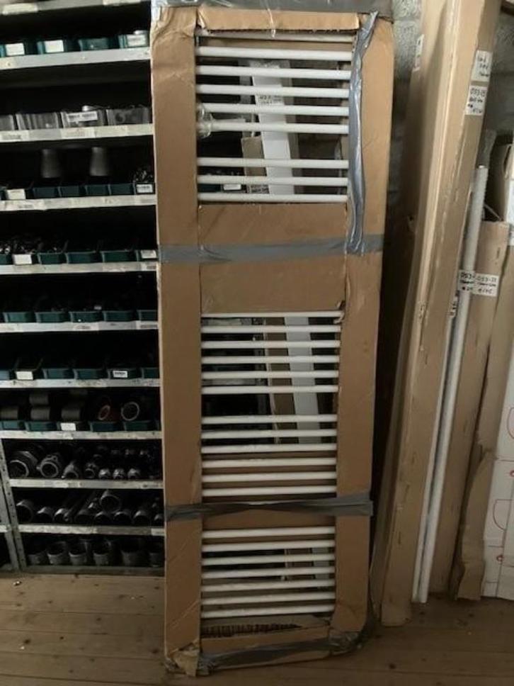 053. Elektrische Handdoek Badkamer radiators, Hobby en Vrije tijd, Overige Hobby en Vrije tijd, Nieuw, Ophalen