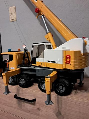 Bruder scania liebherr hijsvrachtauto 4asser, Ophalen, Zo goed als nieuw