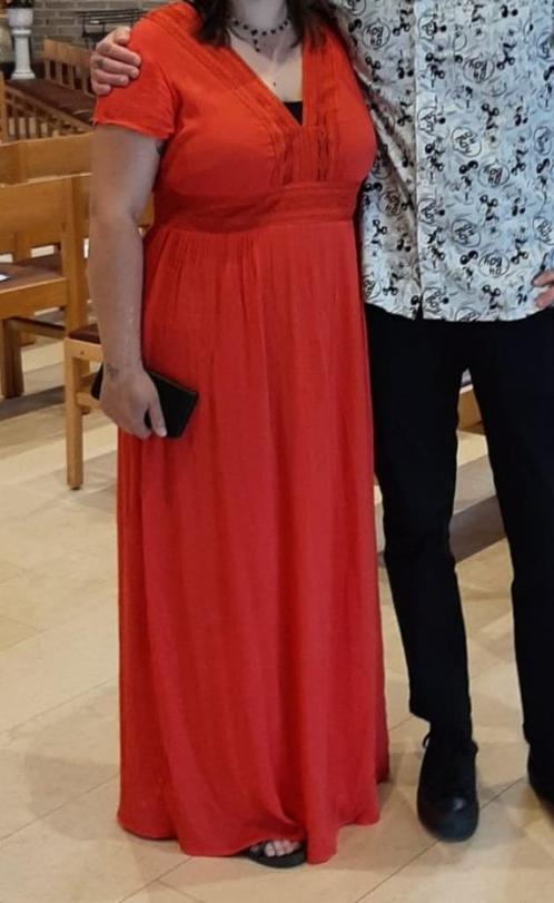 Lang rood kleed Maat 44, Kleding | Dames, Jurken, Zo goed als nieuw, Maat 42/44 (L), Rood, Onder de knie, Ophalen of Verzenden