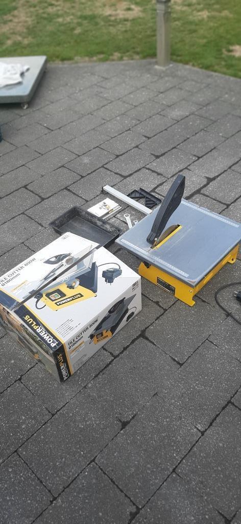Tegelsnijder (nog met garantie), Doe-het-zelf en Bouw, Gereedschap | Handgereedschap, Zo goed als nieuw, Ophalen