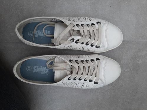 Witte schoenen Skills maat 41, Kleding | Dames, Schoenen, Zo goed als nieuw, Sneakers, Wit, Ophalen of Verzenden