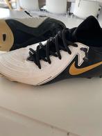 Voetbalschoenen nike 39, Sport en Fitness, Voetbal, Ophalen, Gebruikt, Schoenen