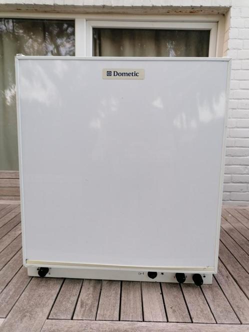Adsorptie koelkast voor Camper/Caravan/Boot > 220 V & Gas, Caravans en Kamperen, Koelboxen, Zo goed als nieuw, Ophalen of Verzenden