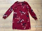 Kleed/jurk Vero Moda bloemen maat S, Kleding | Dames, Jurken, Vero Moda, Ophalen of Verzenden, Zo goed als nieuw, Knielengte