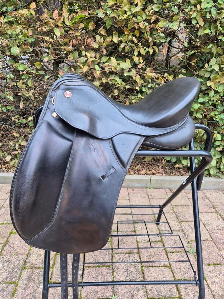 Kieffer Lusitano Excl 17 inch dressuurzadel, Dieren en Toebehoren, Paarden en Pony's | Hoofdstellen en Tuigage, Zo goed als nieuw