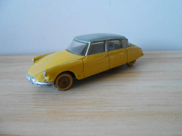 Dinky Toys nr 24 C : Citroën DS 19, Hobby en Vrije tijd, Modelauto's | 1:43, Gebruikt, Auto, Dinky Toys, Ophalen of Verzenden