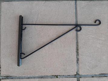 4 plantenhangers in smeedijzer,10€ voor alle 4 ,zie foto's beschikbaar voor biedingen