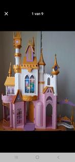 disney kasteel met poppen, Ophalen, Zo goed als nieuw