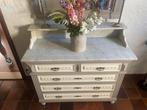 Chique marmeren dressoir, Ophalen