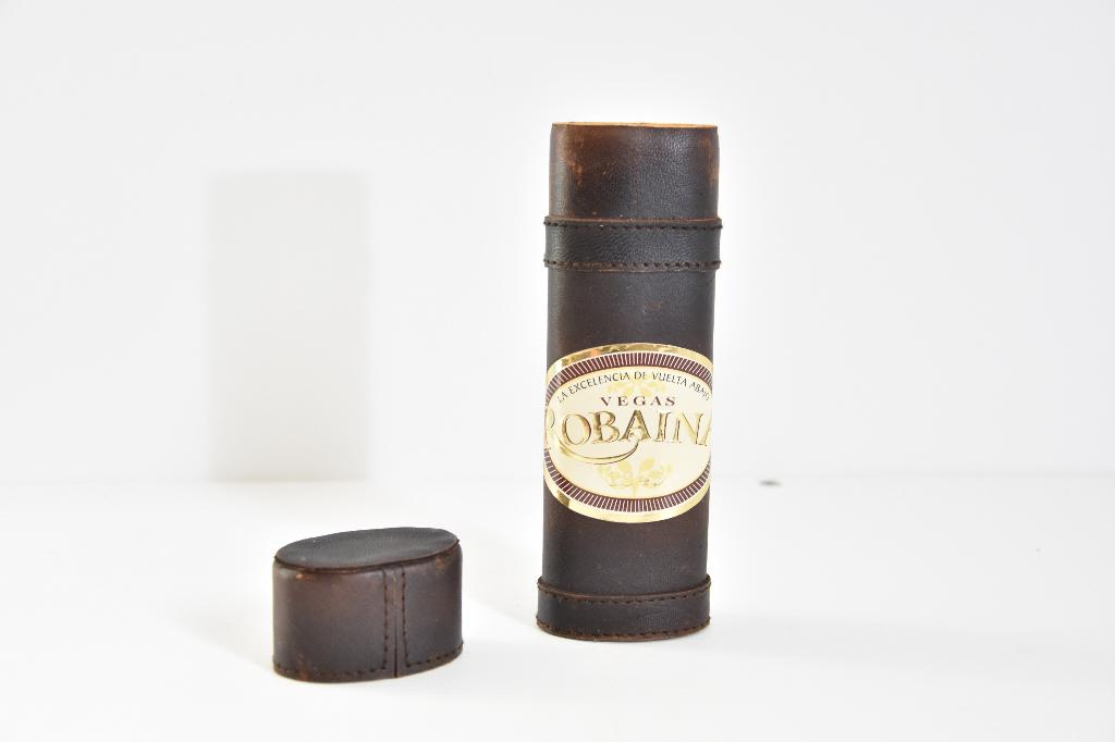 Vintage Vegas Robaina Sigarenkoker (leder), Collections, Articles de fumeurs, Briquets & Boîtes d'allumettes, Comme neuf, Boite à tabac ou Emballage