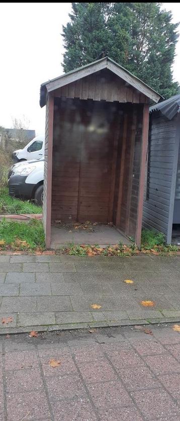 Behuizing/hokje/huisje voor automaat beschikbaar voor biedingen