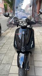 Vespa sprint 2024 euro5 full black, Fietsen en Brommers, Scooters | Vespa, Nieuw, Ophalen of Verzenden, Benzine