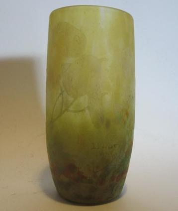 Vase Daum Nancy ancien en verre camée, fleurs disponible aux enchères