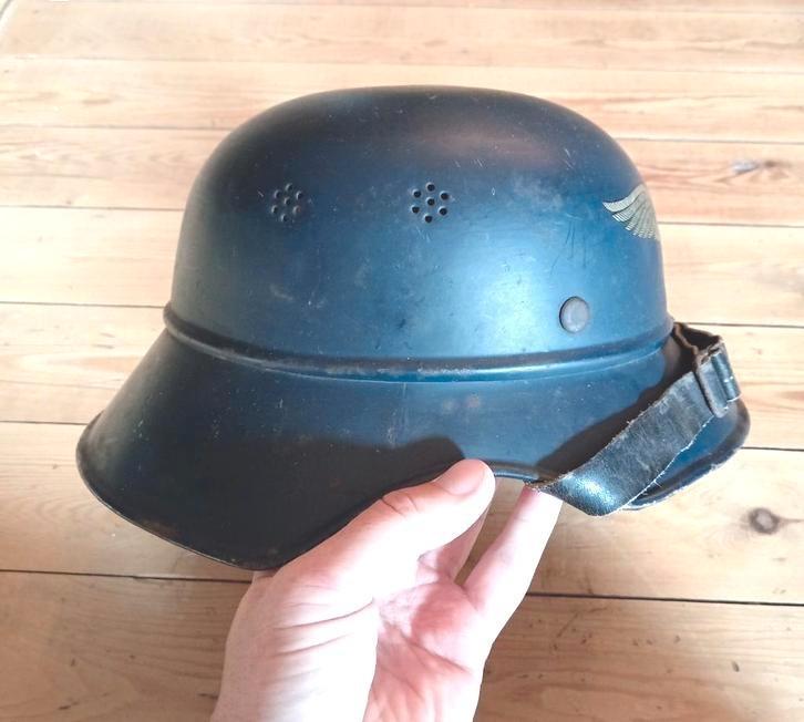 Duitse wo2 Luftschutz Gladiator helm 1938 Paul Diener, Verzamelen, Militaria | Tweede Wereldoorlog, Landmacht, Helm of Baret, Ophalen of Verzenden