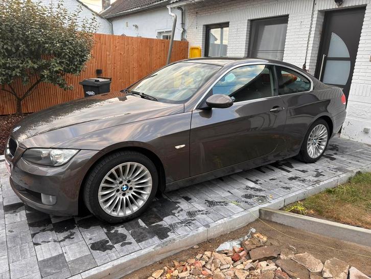 Bmw e92, Autos, BMW, Particulier, Série 3, Diesel, Euro 5, Coupé, Boîte manuelle, Brun, Carnet d'entretien, Enlèvement ou Envoi