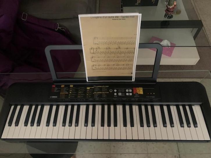 Piano, tafelmodel, Muziek en Instrumenten, Piano's, Zo goed als nieuw, Piano, Zwart, Digitaal, Ophalen
