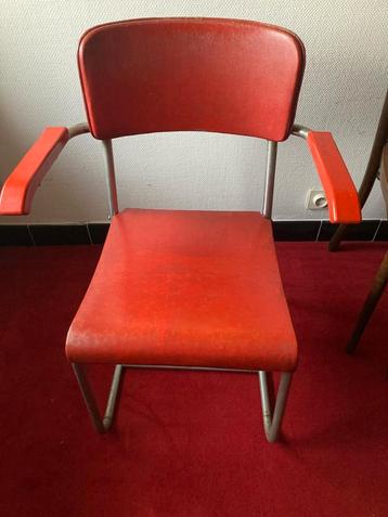 2 Chaises vintage en simili cuir rouge des années 60, en par