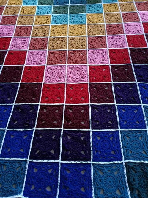 Plaid multicolore crocheté à la main à motif de fleurs 1,85, Hobby & Loisirs créatifs, Tricot & Crochet, Neuf, Crochet, Enlèvement ou Envoi