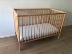 Babybed/ledikant QUAX model Lina (zonder matras), Kinderen en Baby's, Kinderkamer | Bedden, Ophalen, Zo goed als nieuw