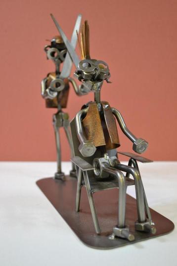 COIFFEUR " Figurine en métal fabriquée à la main"